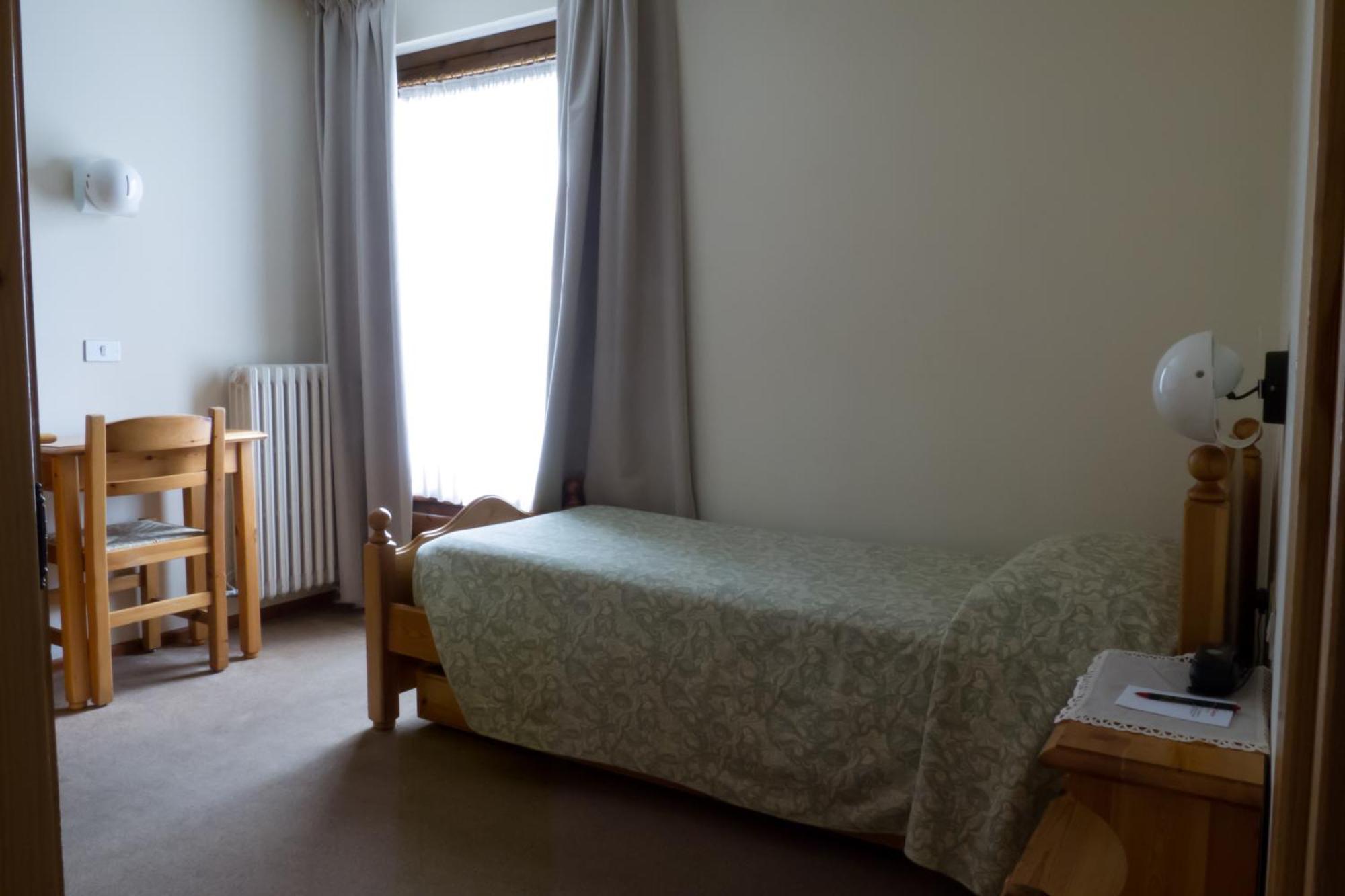 Hotel Valdotain Villeneuve Bagian luar foto