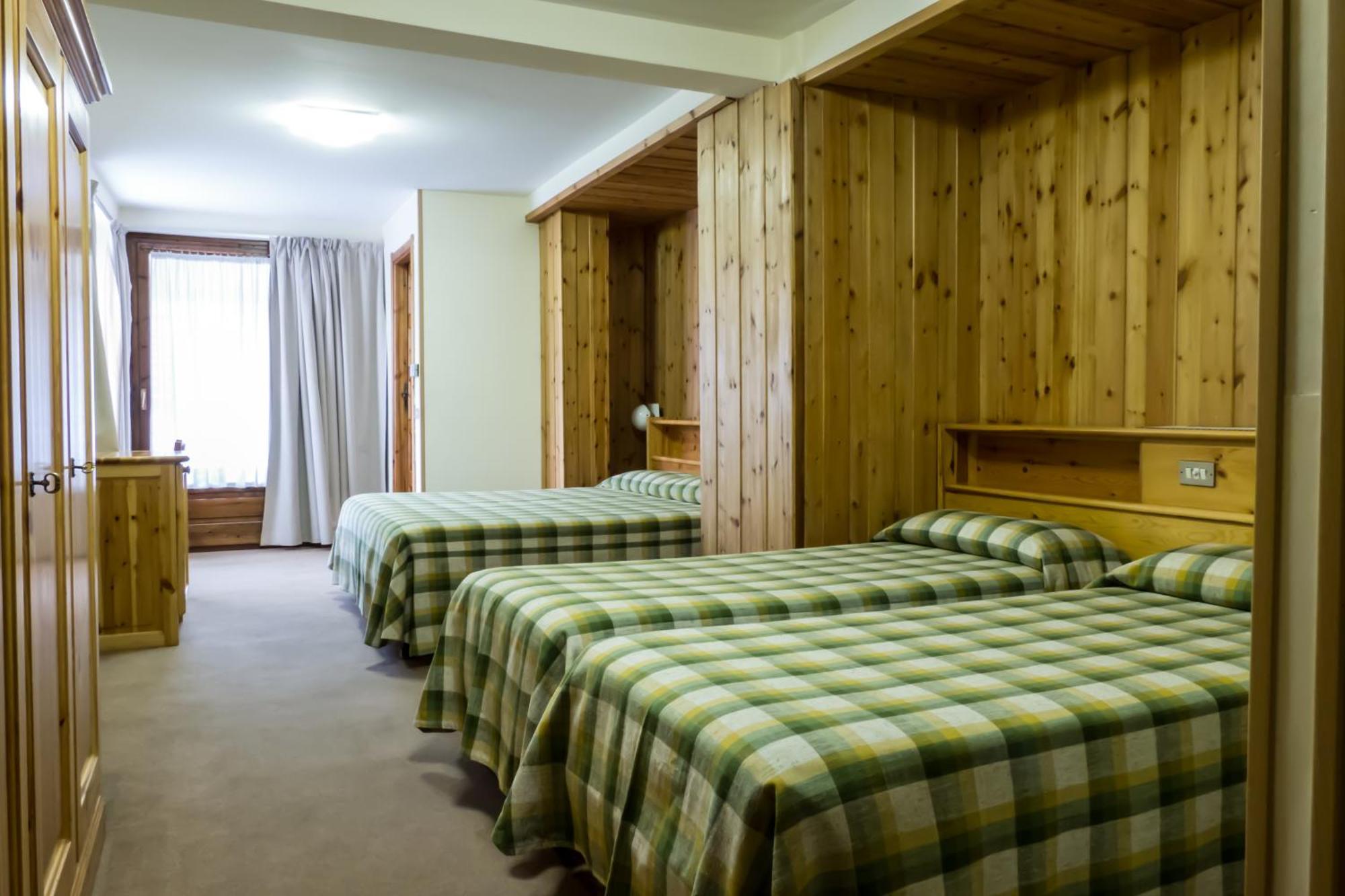 Hotel Valdotain Villeneuve Bagian luar foto