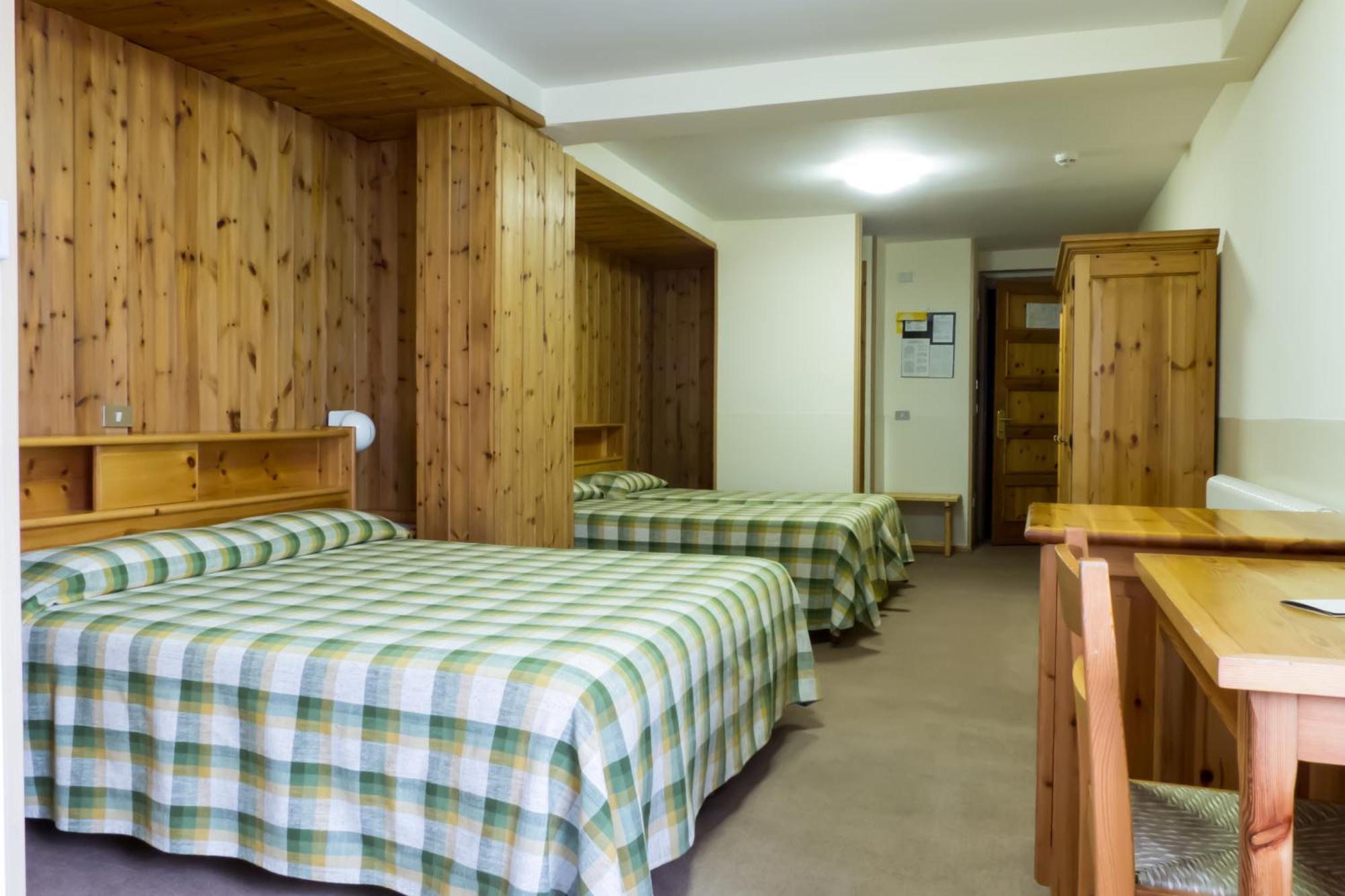 Hotel Valdotain Villeneuve Bagian luar foto