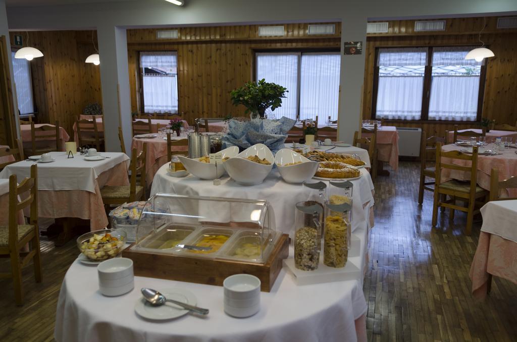 Hotel Valdotain Villeneuve Bagian luar foto