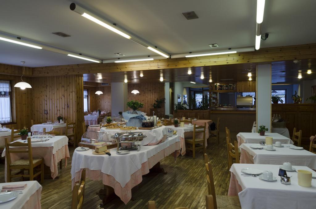 Hotel Valdotain Villeneuve Bagian luar foto