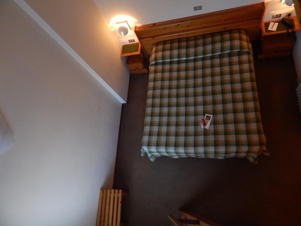Hotel Valdotain Villeneuve Bagian luar foto