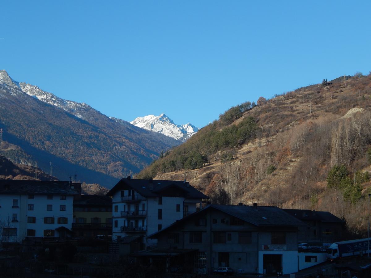 Hotel Valdotain Villeneuve Bagian luar foto