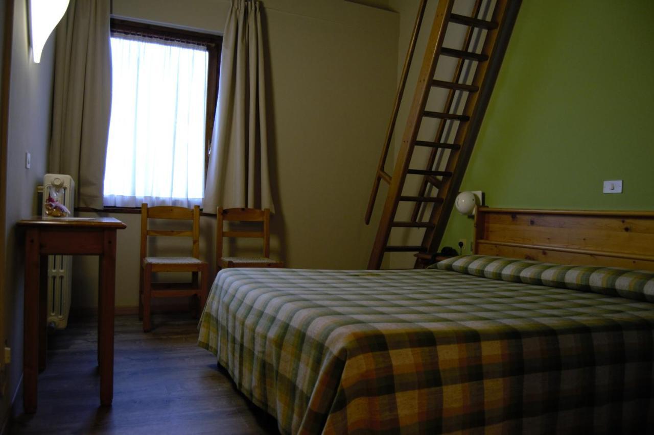 Hotel Valdotain Villeneuve Bagian luar foto